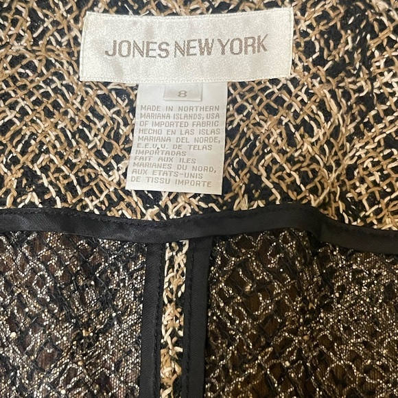 Jones New York Black and Cream Blazer with Textured Fabric - Picture 2 of 16